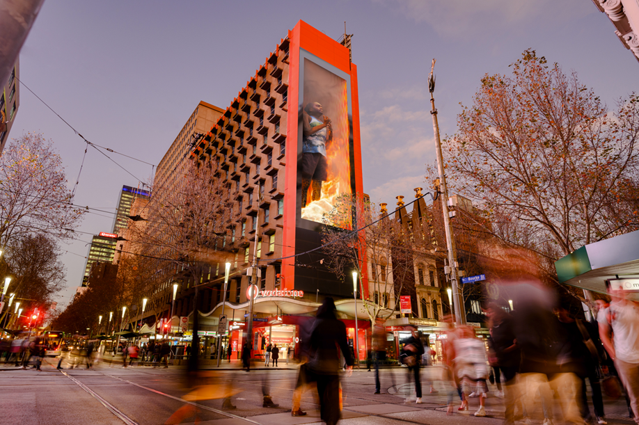 Gutiŋarra Yunupiŋu, Gumatj people, Bäru Gurtha 2024 (in-situ mock up), National Gallery of Australia, Kamberri/Canberra, supplied by oOh!media, © the artist